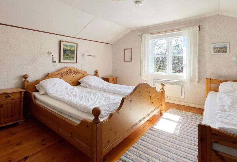 Talo 3 Makuuhuonetta, Stf Tivedstorp