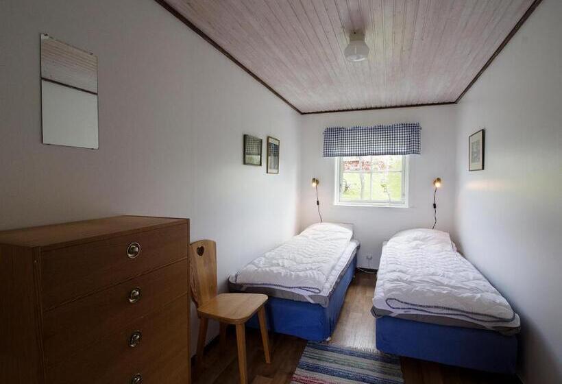 Standard Neljän Hengen Huone Jaettu Kylpyhuone, Stf Tivedstorp