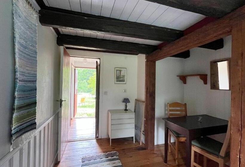 Vuode Makuusalissa, Stf Tivedstorp