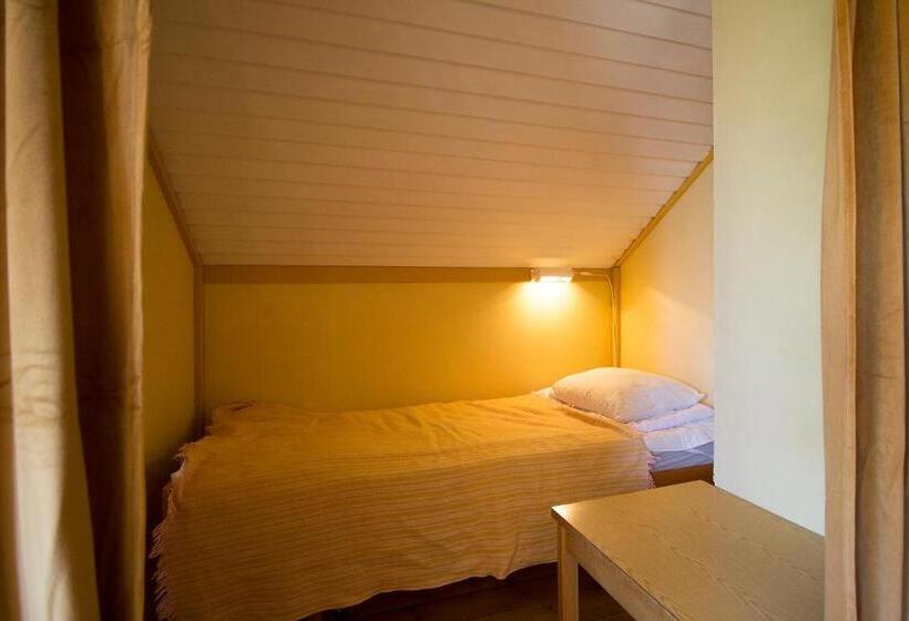 Perhehuone Jaettu Kylpyhuone, Stf Tivedstorp