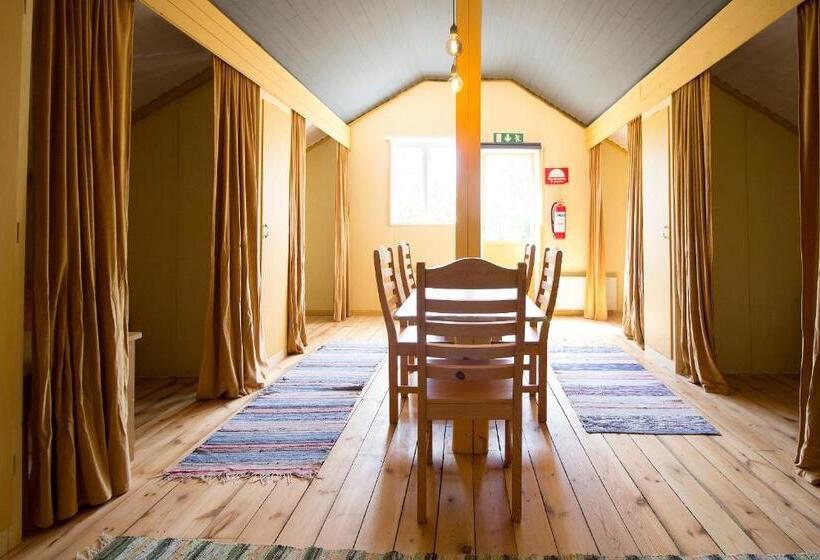 Perhehuone Jaettu Kylpyhuone, Stf Tivedstorp