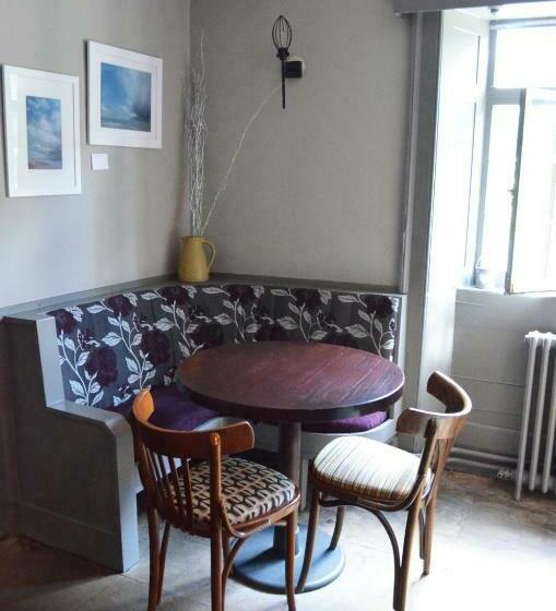 Апартаменты 2 Спальни, The Feathers