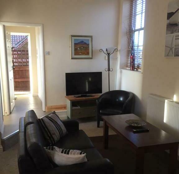 Апартаменты 2 Спальни, The Feathers