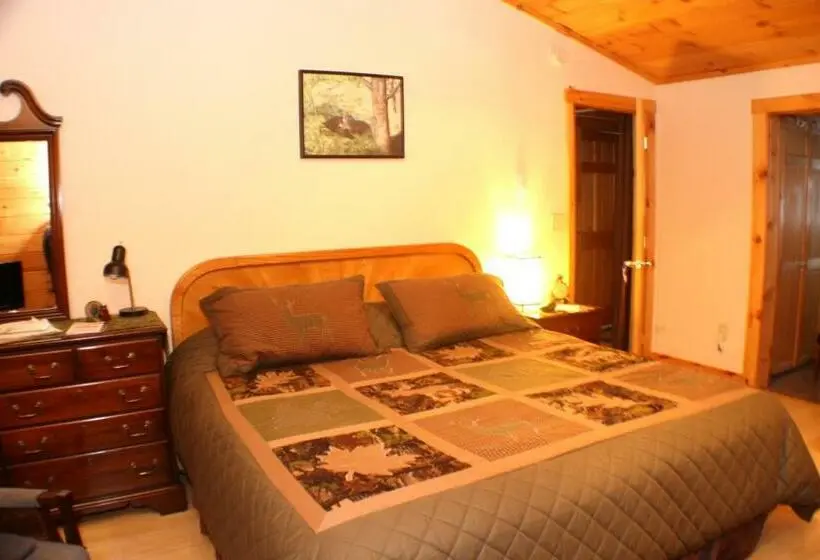 キングサイズベッドのデラックススイート, The Old Tioga Inn Bed And Breakfast