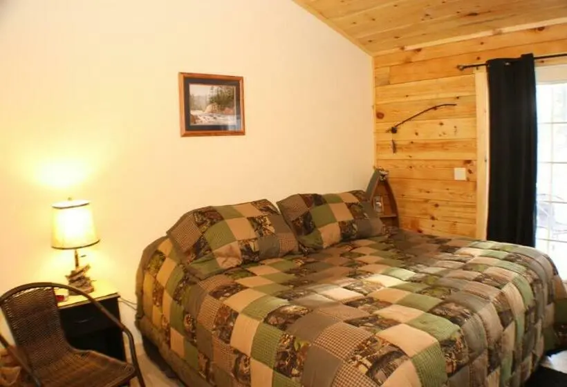 キングサイズベッドのデラックススイート, The Old Tioga Inn Bed And Breakfast