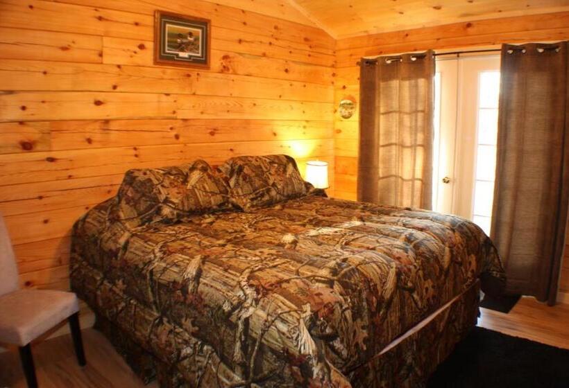 Люкс Deluxe Кровать Кинг, The Old Tioga Inn Bed And Breakfast