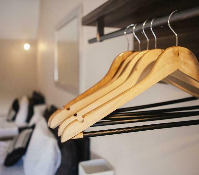 חדר סטנדרט, The Silverton Inn