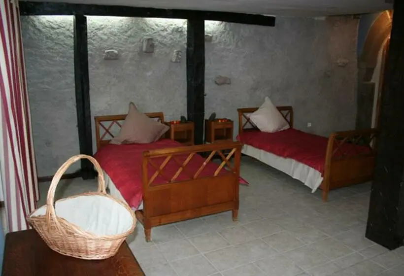 スタンダード４人部屋, Chambres D'hotes Les Hirondelles