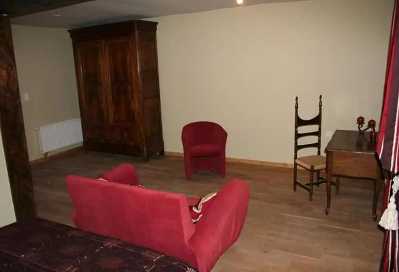 スタンダードトリプルルーム, Chambres D'hotes Les Hirondelles