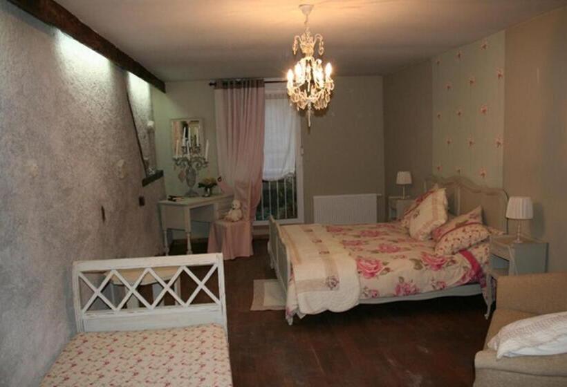 Номер Стандарт Трехместный, Chambres D'hotes Les Hirondelles
