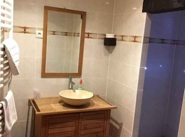 Номер Стандарт, Chambres D'hotes Les Hirondelles