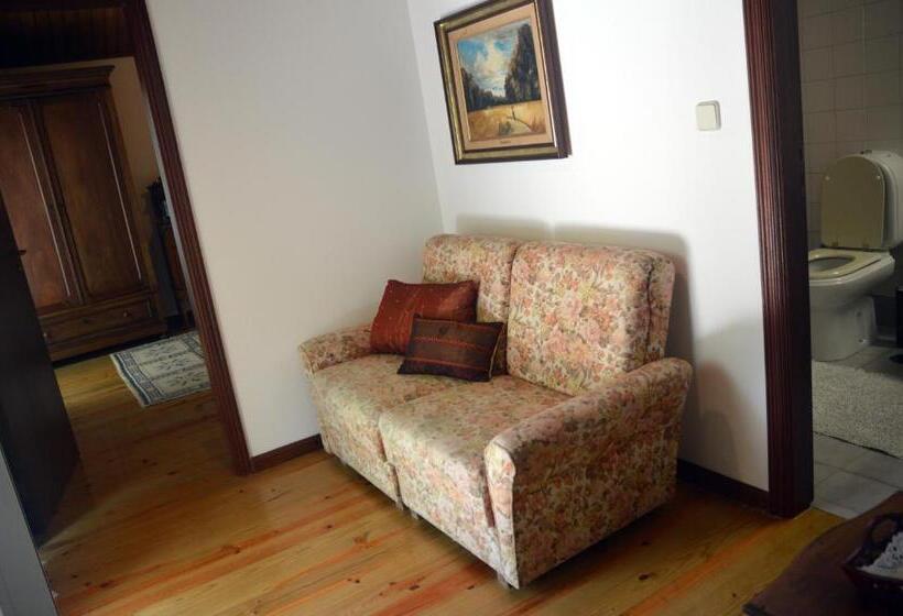 דירת שני חדרים, Casa Do Carvalho