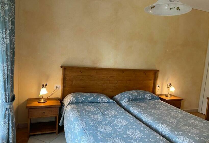 １階のスタンダードルーム, Garni Viggiona