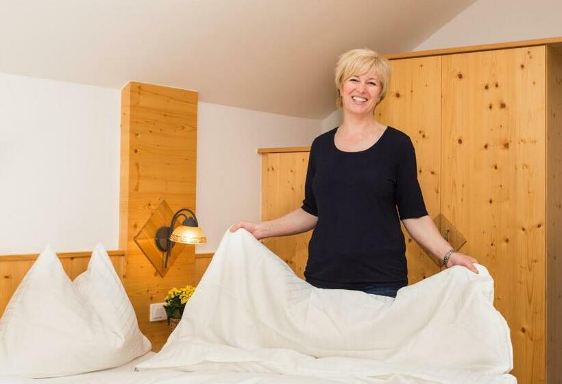 Номер Стандарт, Kristemoarhof