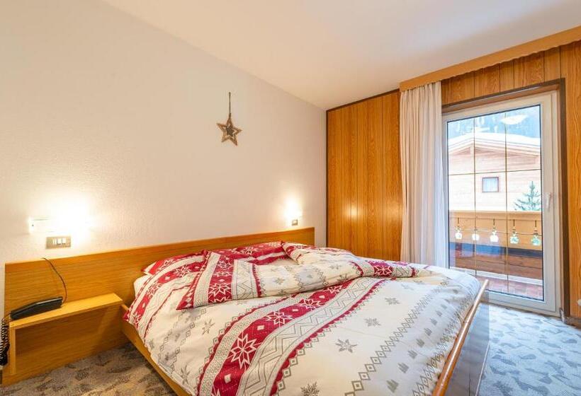 غرفة قياسية ثلاثية, Villa Clara