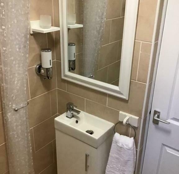 חדר דלוקס, Meerkat Manor