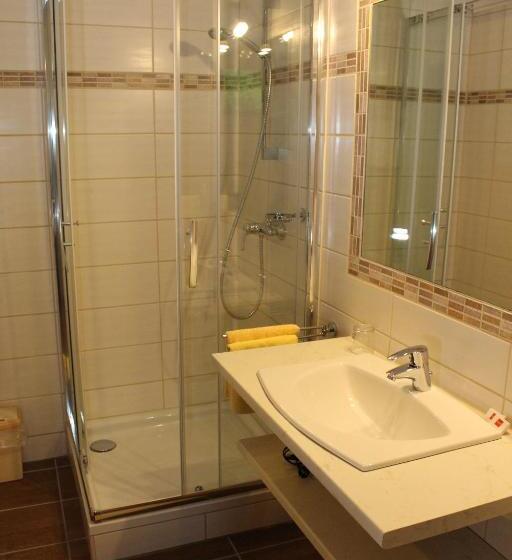 スタンダード４人部屋, Gasthof Zur Bruthenne