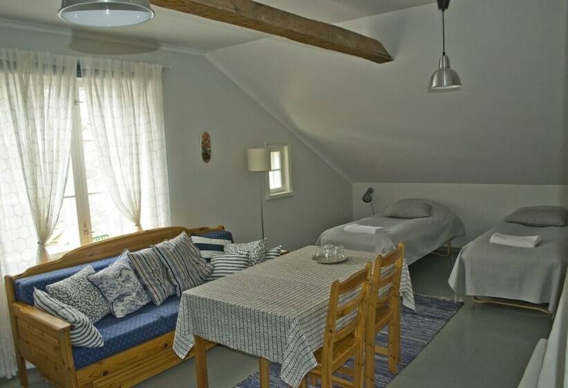 غرفة أساسية رباعية حمام مشترك, Kirjakkalan Ruukkikylä