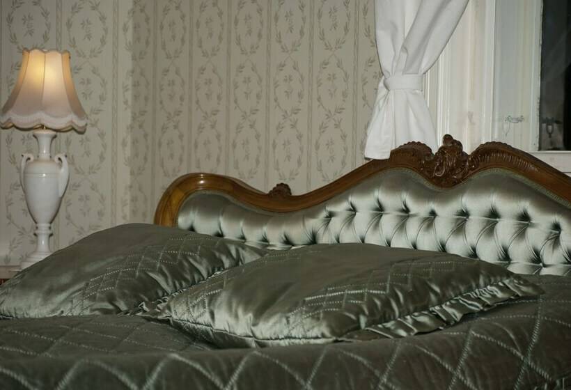 جناح كومفورت, Kirjakkalan Ruukkikylä