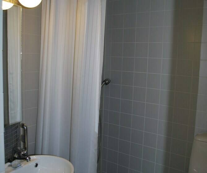 جناح كومفورت, Kirjakkalan Ruukkikylä