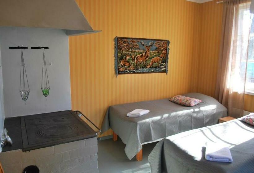 غرفة قياسية حمام مشترك, Kirjakkalan Ruukkikylä