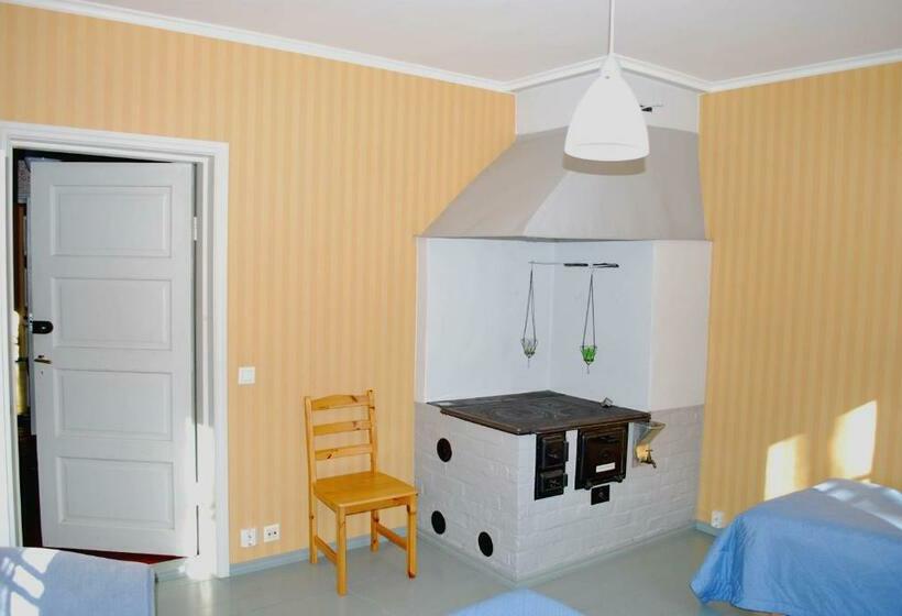 غرفة قياسية حمام مشترك, Kirjakkalan Ruukkikylä