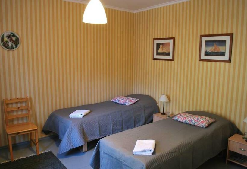 غرفة قياسية حمام مشترك, Kirjakkalan Ruukkikylä