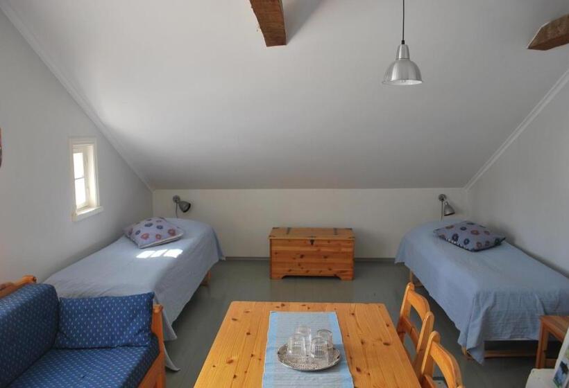 غرفة قياسية رباعية حمام مشترك, Kirjakkalan Ruukkikylä