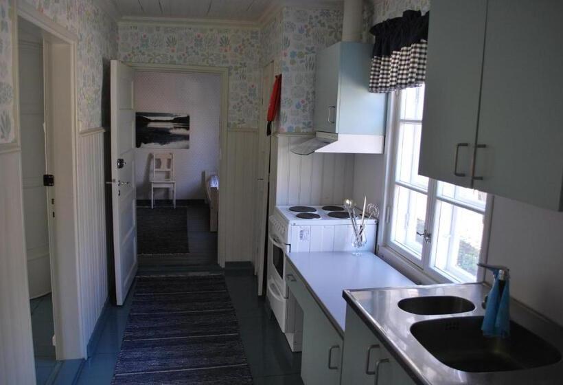 شقة غرفة واحدة مطلة على الحديقة, Kirjakkalan Ruukkikylä