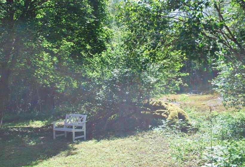 شقة غرفة واحدة مطلة على الحديقة, Kirjakkalan Ruukkikylä