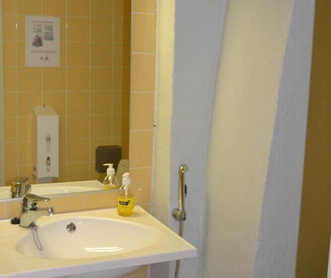 غرفة أساسية رباعية حمام مشترك, Kirjakkalan Ruukkikylä