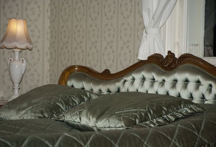 جناح كومفورت, Kirjakkalan Ruukkikylä