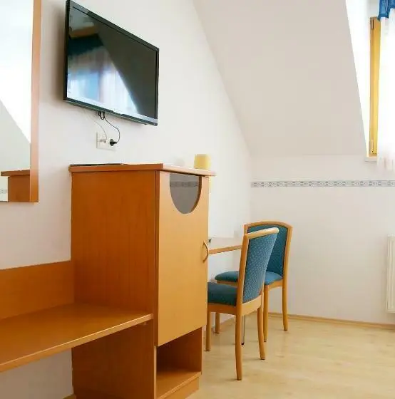Habitación Estàndard Individual, Restaurant Perschler