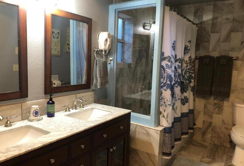 스탠다드 룸 킹사이즈 침대, Ramsey Canyon B&b