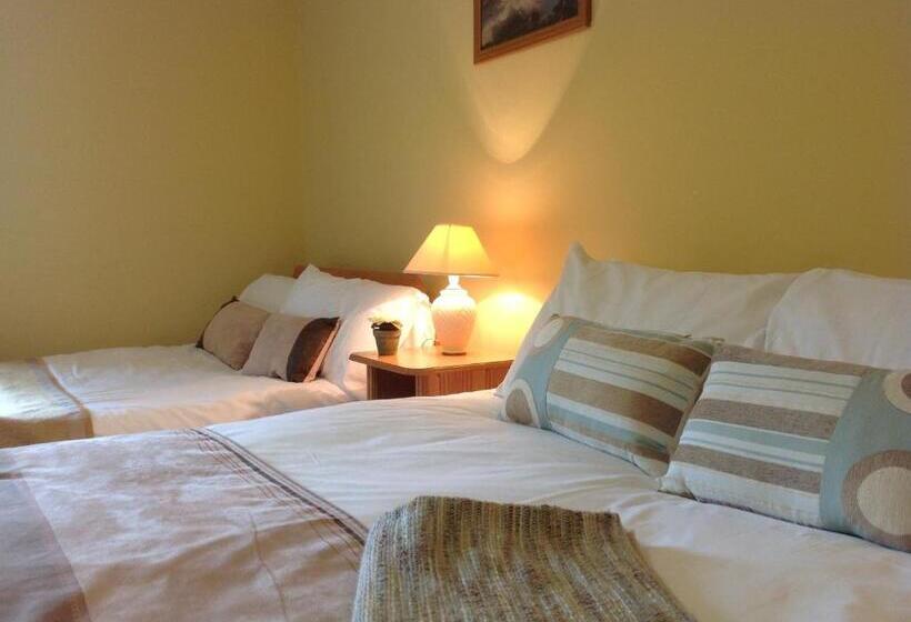 غرفة عائلية, Abbey