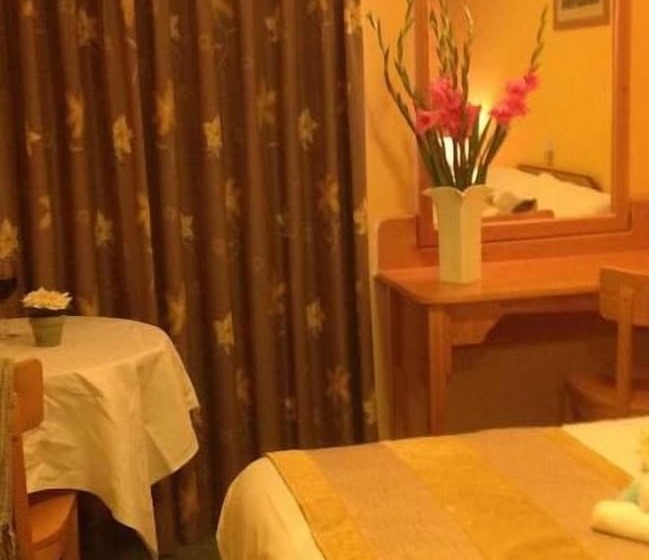 غرفة قياسية, Abbey