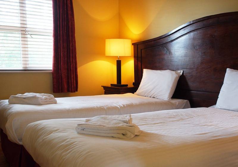 Номер Стандарт, Abbey Court