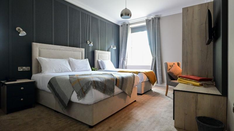 Номер Стандарт, Abbey Court