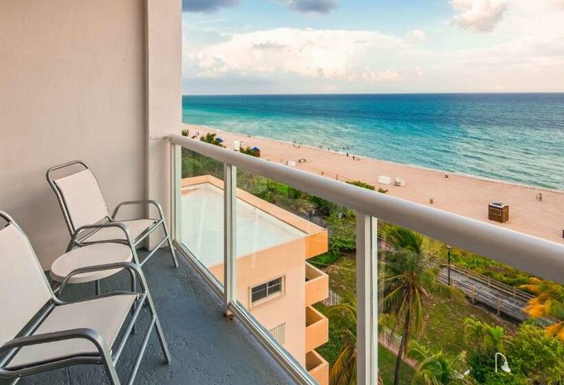 带2个双人床的标准工作室, Best Western Plus Atlantic Beach Resort