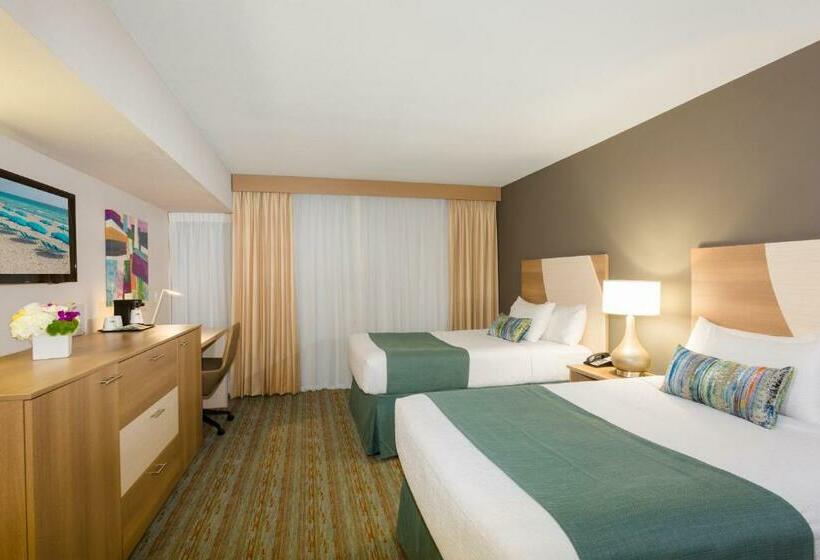 带2个双人床的标准工作室, Best Western Plus Atlantic Beach Resort