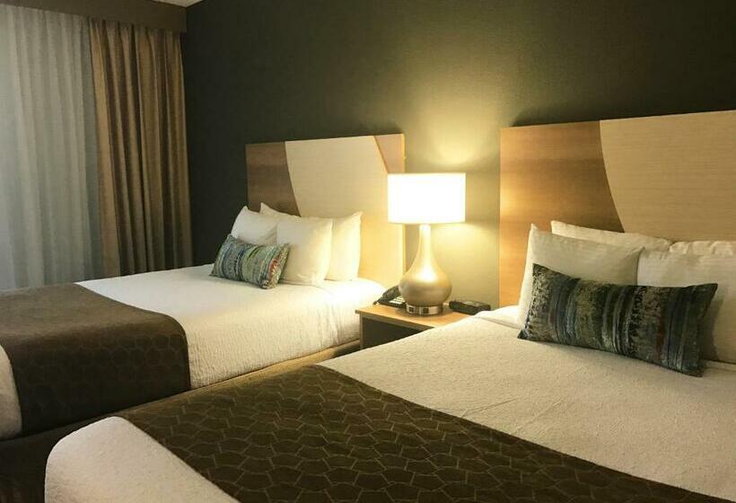 带2个双人床的标准工作室, Best Western Plus Atlantic Beach Resort