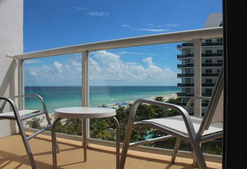 带2个双人床的标准工作室, Best Western Plus Atlantic Beach Resort