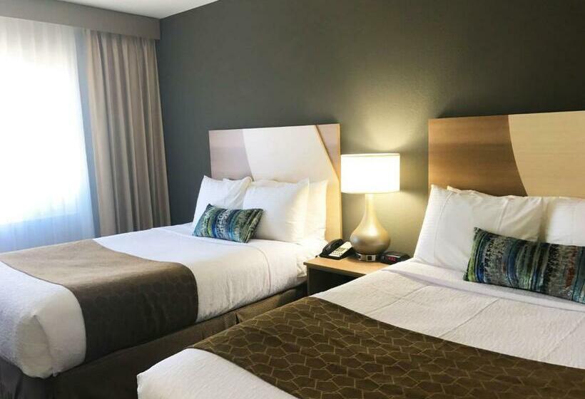 带2个双人床的标准工作室, Best Western Plus Atlantic Beach Resort