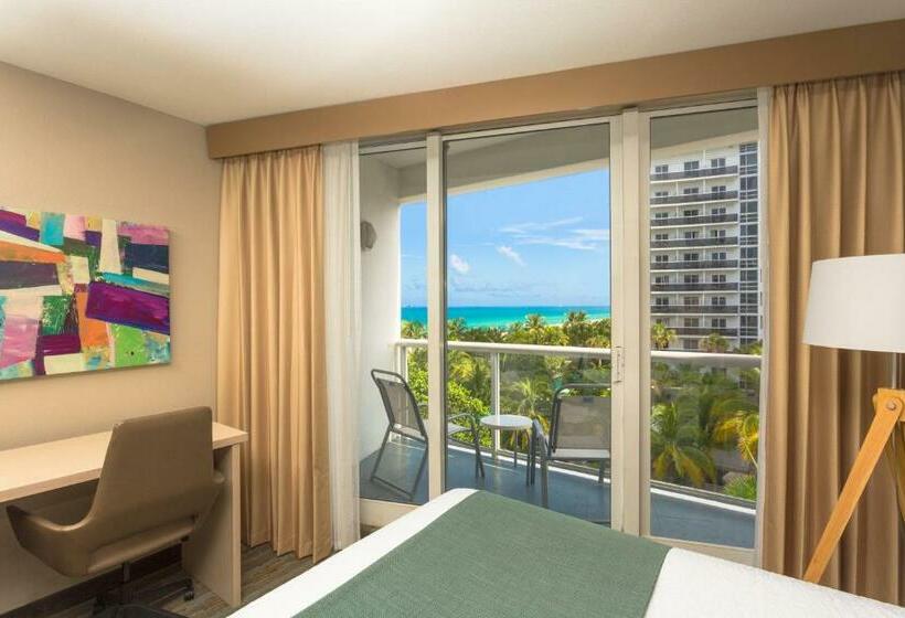 带2个双人床的标准工作室, Best Western Plus Atlantic Beach Resort