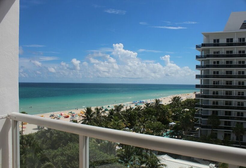 带2个双人床的标准工作室, Best Western Plus Atlantic Beach Resort