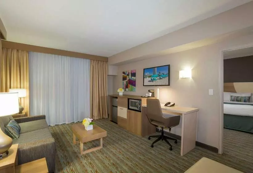 سوییت اجرایی, Best Western Plus Atlantic Beach Resort