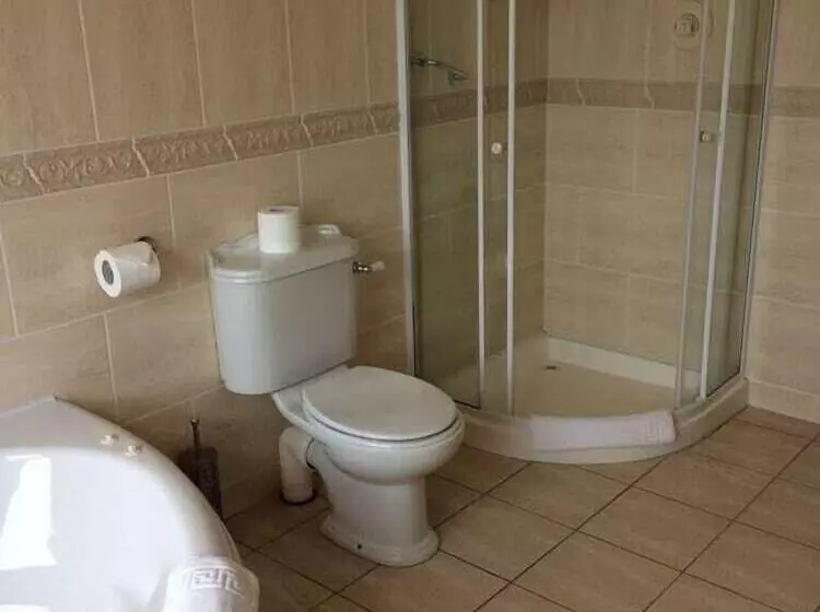 سوییت سوپریور, Cashen Course House
