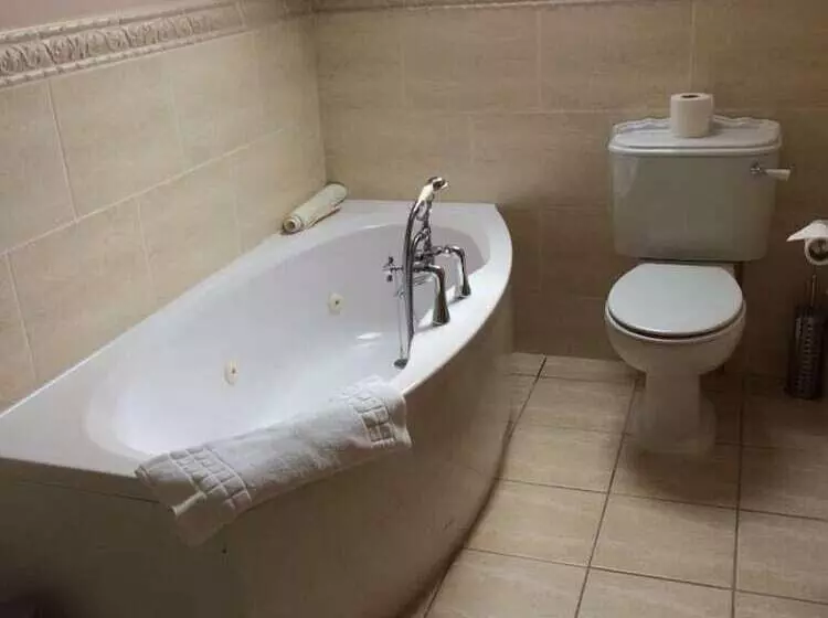 سوییت سوپریور, Cashen Course House