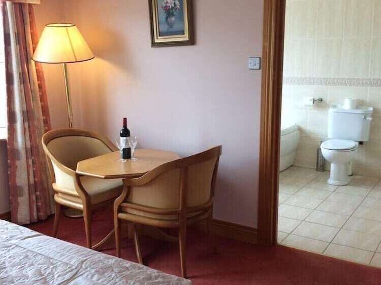 غرفة قياسية فردية, Cashen Course House