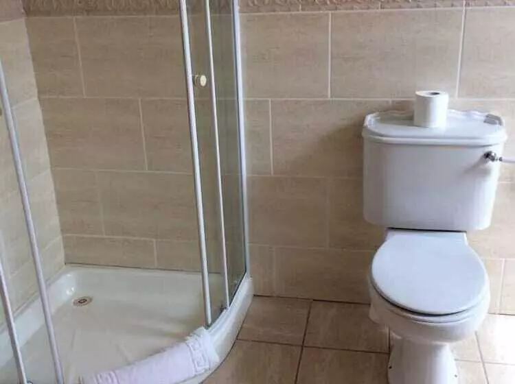اتاق استاندارد یک نفره, Cashen Course House